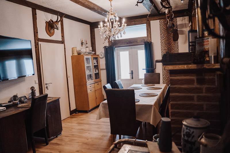 ferienwohnung-cottage-drei-37441-bad-sachsa-nuexei-harz-kaminzimmer-raum