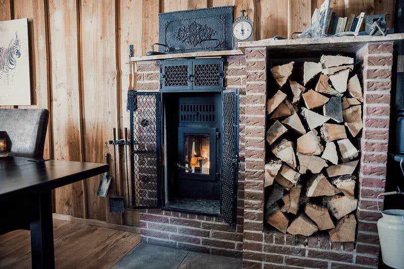 ferienwohnung-cottage-drei-37441-bad-sachsa-nuexei-harz-kaminzimmer-kamin