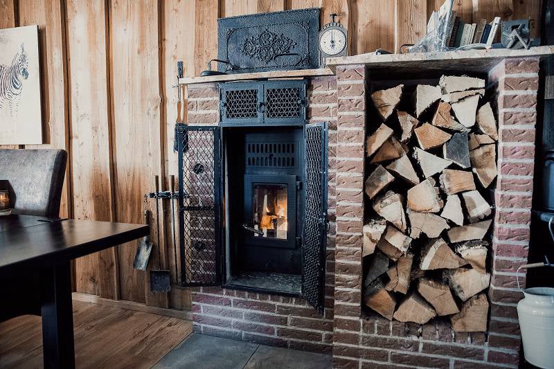 ferienwohnung-cottage-drei-37441-bad-sachsa-nuexei-harz-kaminzimmer-kamin