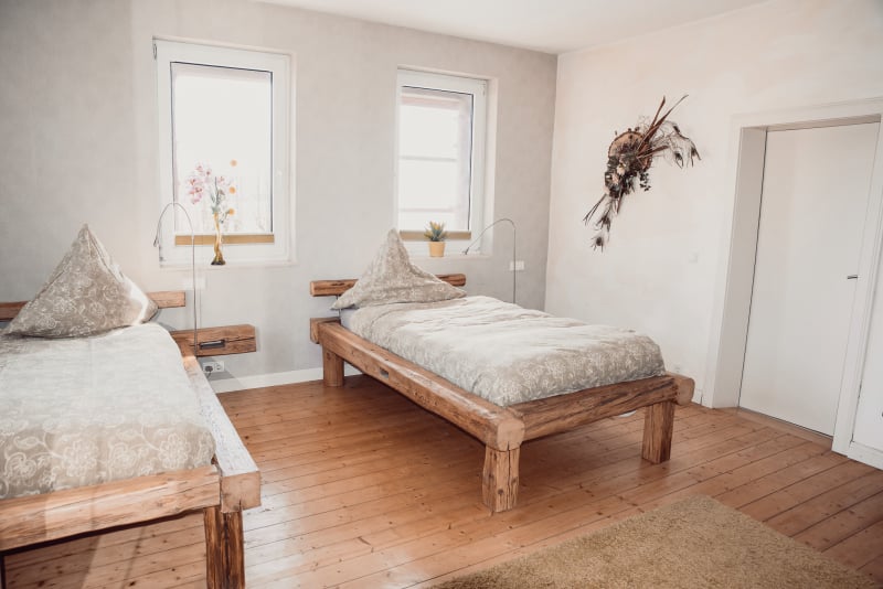 ferienwohnung-cottage-drei-37441-bad-sachsa-nuexei-harz-1-schlafraum