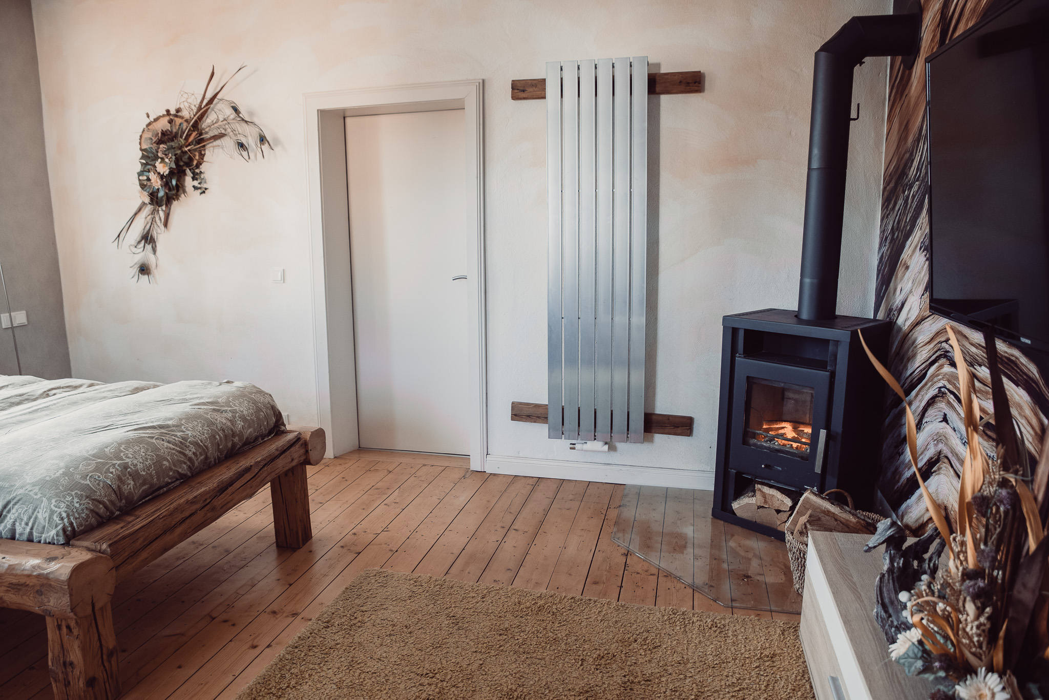 ferienwohnung-cottage-drei-37441-bad-sachsa-nuexei-harz-1-schlafraum-kamin