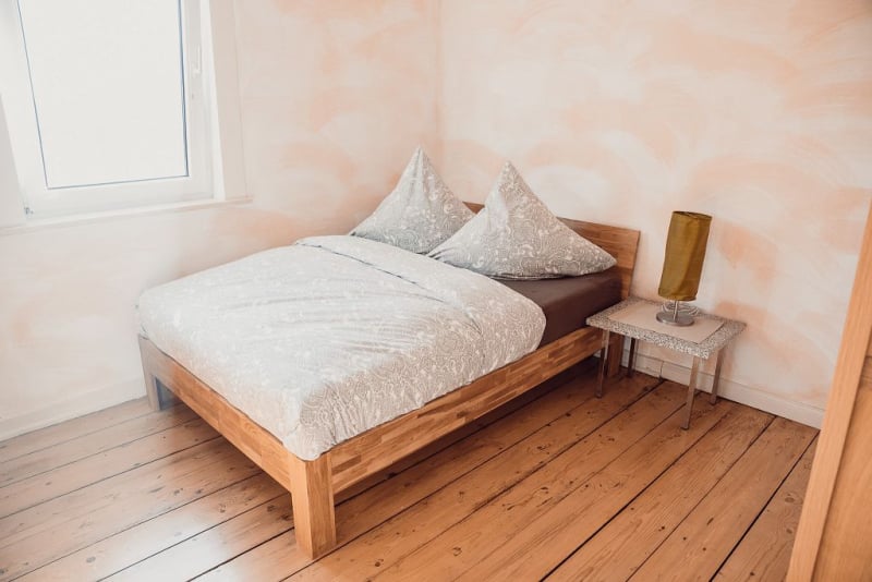 ferienwohnung-cottage-eins-37441-bad-sachsa-nuexei-harz-schlafraum