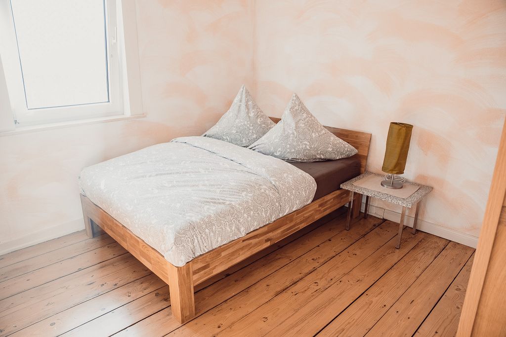 ferienwohnung-cottage-eins-37441-bad-sachsa-nuexei-harz-schlafraum